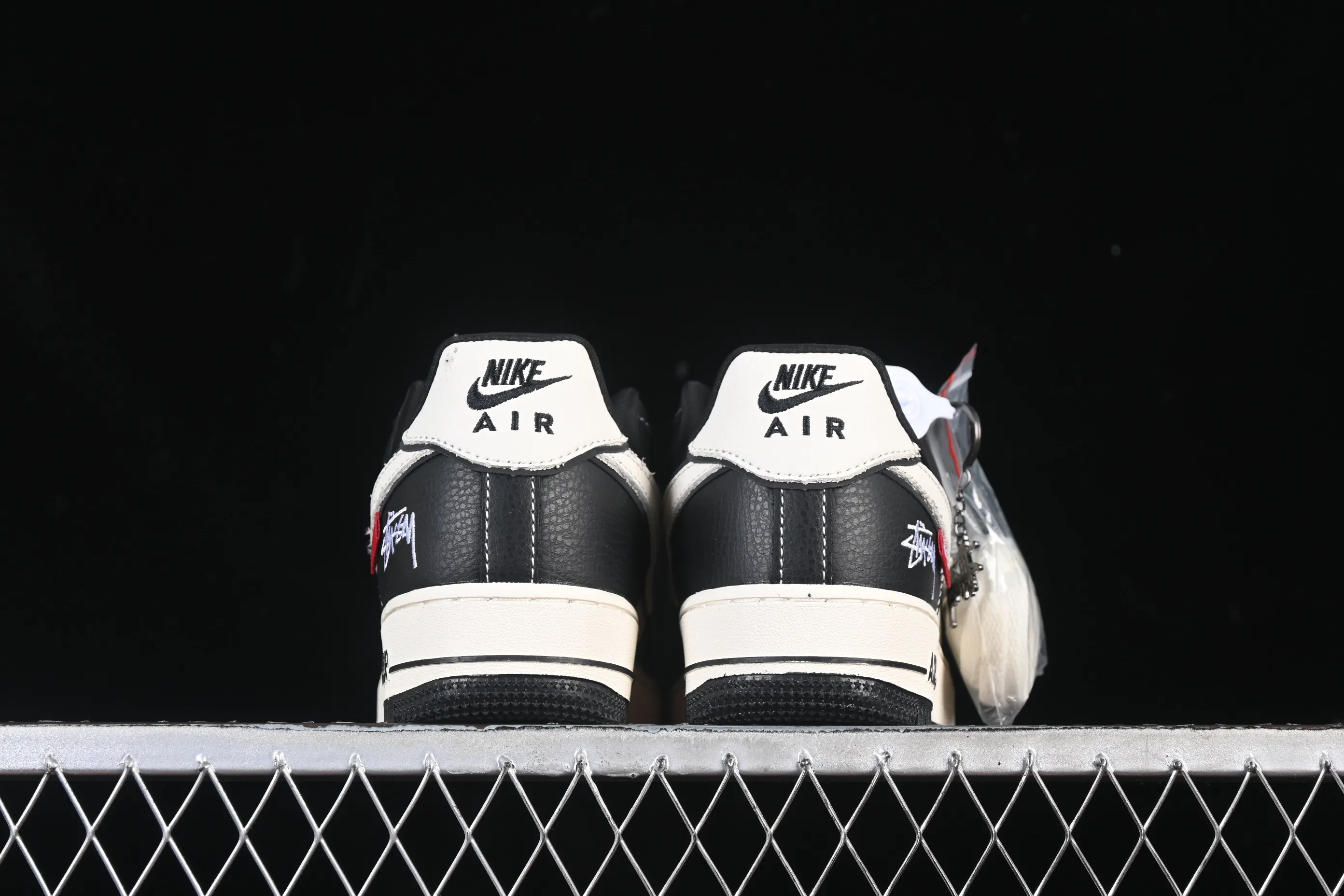 All categories Nk Air Force 1 Air Force series Nk Air Force 1 Low Air Force low-top Nike Air Force 1'07 Low Stusi co-branded classic black and white panda Air Force 1 low-top casual sneakers DD1982-318